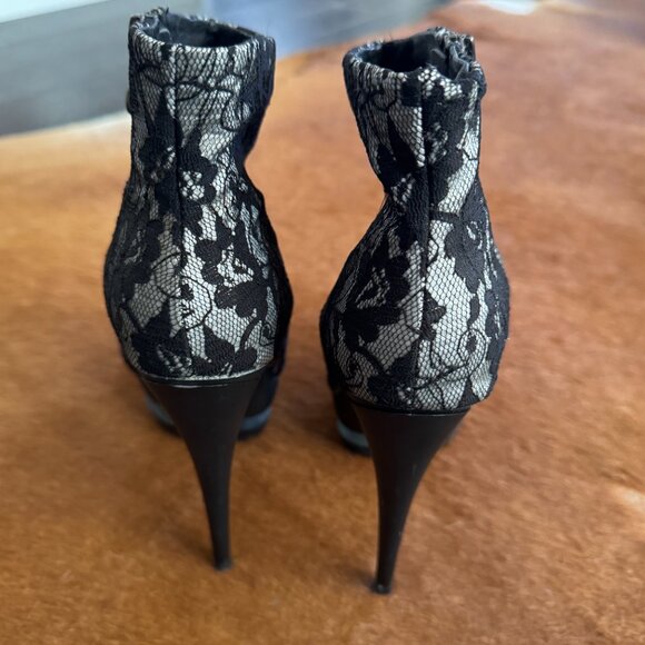 Beautiful black lace high heels - Picture 2 of 5